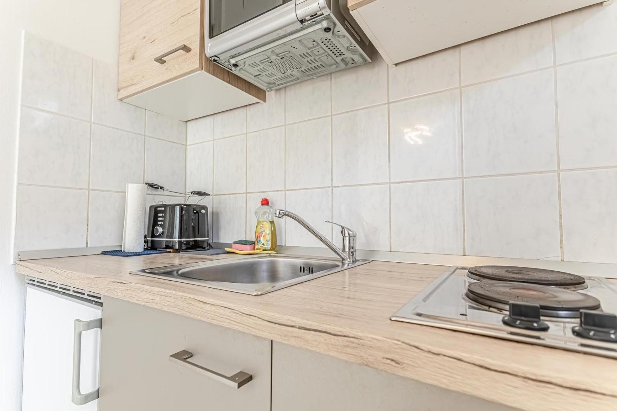 City Vibes: 1Br Apt, 10 Min To Westbahnhof Wien Exterior foto