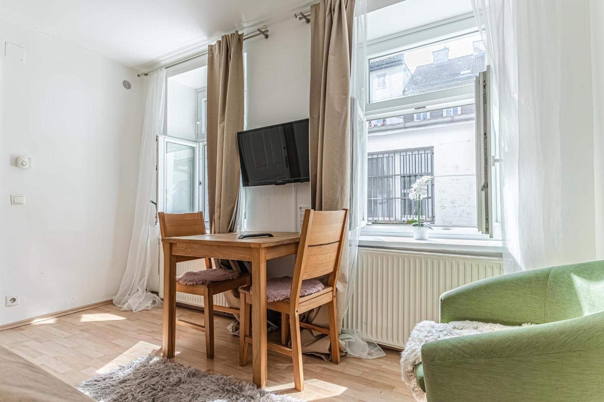 City Vibes: 1Br Apt, 10 Min To Westbahnhof Wien Exterior foto